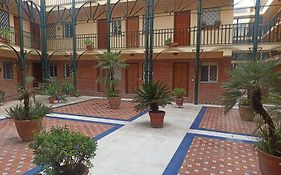 En Patio Sevillano Alameda-Isla Magica
